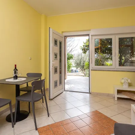 Sea Breeze Apartment